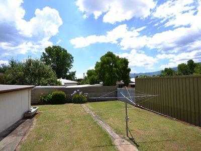 83 Lakeside Avenue , Mount Beauty