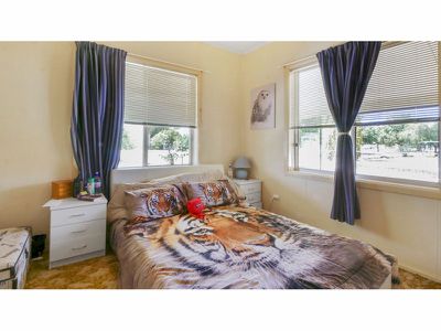 42 Third Avenue, Narromine