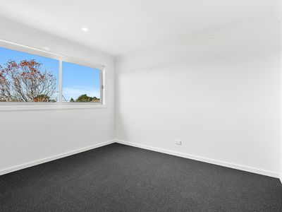 2 / 4 Addison Avenue, Lake Illawarra