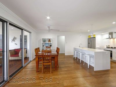 156 Acacia St, Woodgate
