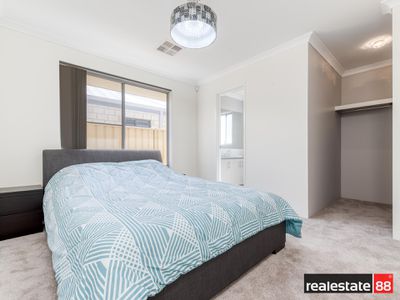 18 Packer Rise, Hammond Park