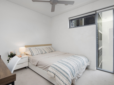 2043 / 16 Hamilton Place, Bowen Hills