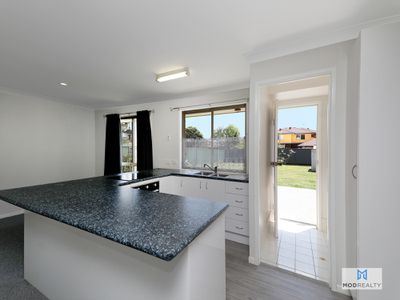 60 Selwyn Street, North Booval