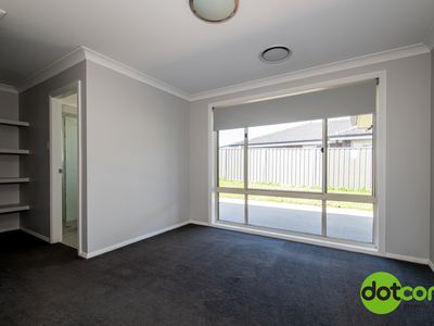 27 Hindmarsh Esplanade, Dubbo