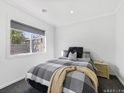 15 Myrrnong Street, Aintree