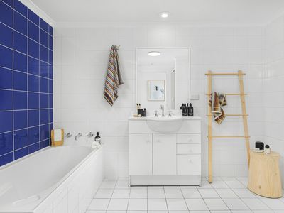 210 / 1 Poplar Street, Surry Hills