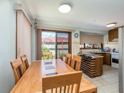 8 Topaz Ave, Wyndham Vale