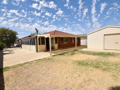12 Glamis Court, Orelia