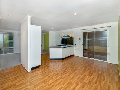 1 / 8 Louise Court, Silkstone