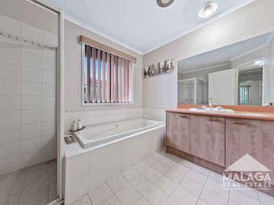 4 Taylors Court, Caroline Springs