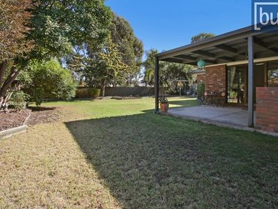 11 Doongan Pl, West Albury