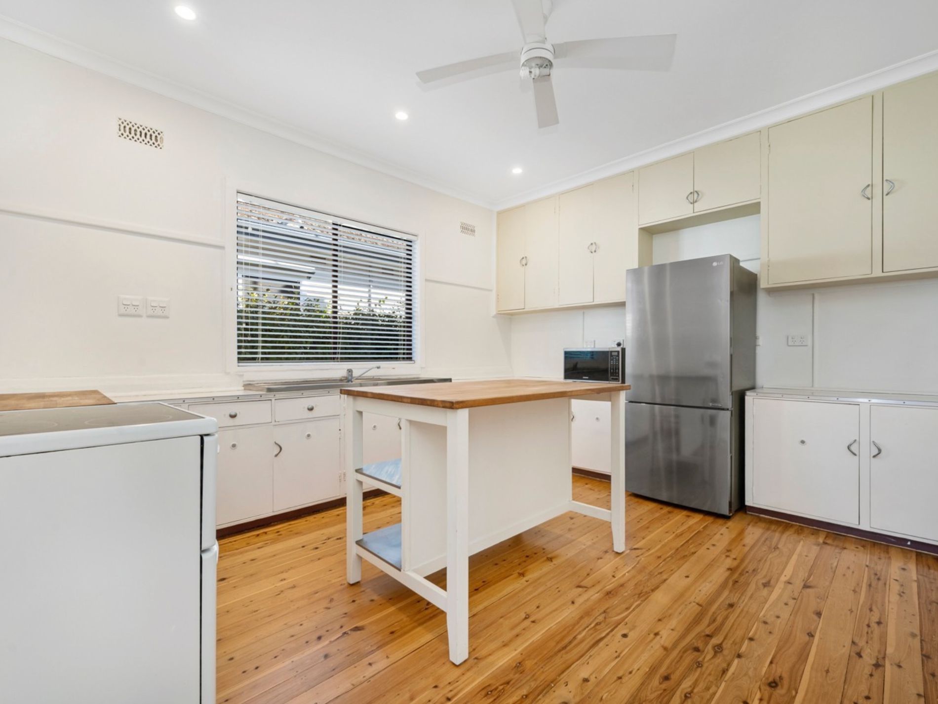 12 Bruce Street, Queanbeyan