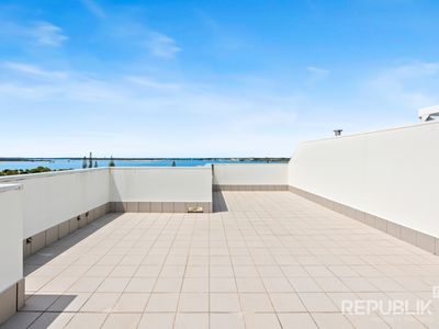 29 / 136 Marine Parade, Southport