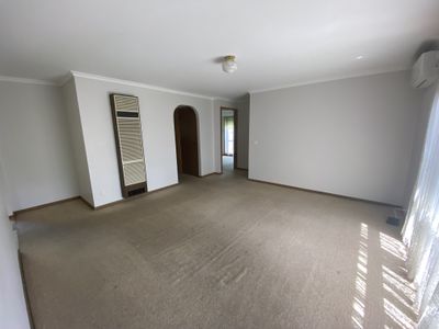 2 / 2 Maplehurst Avenue, Hoppers Crossing