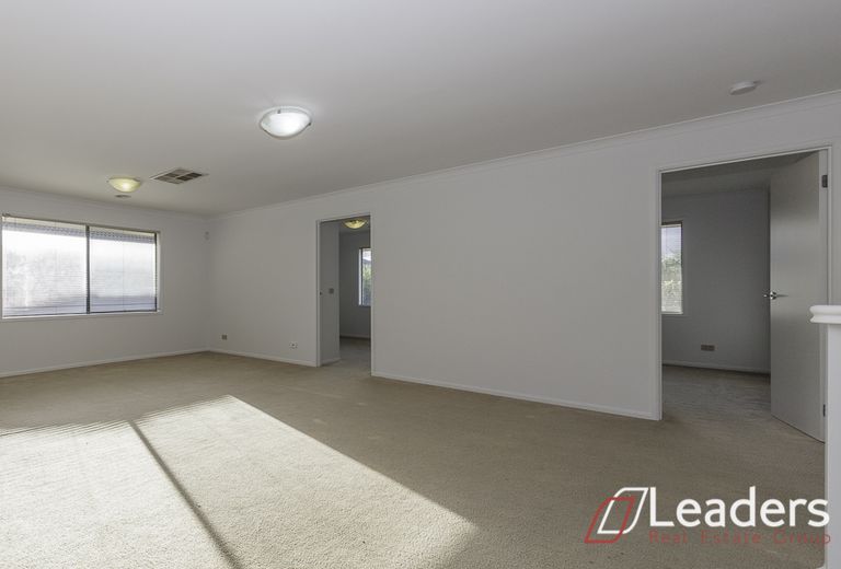 7 Waterstone Cove, Sanctuary Lakes