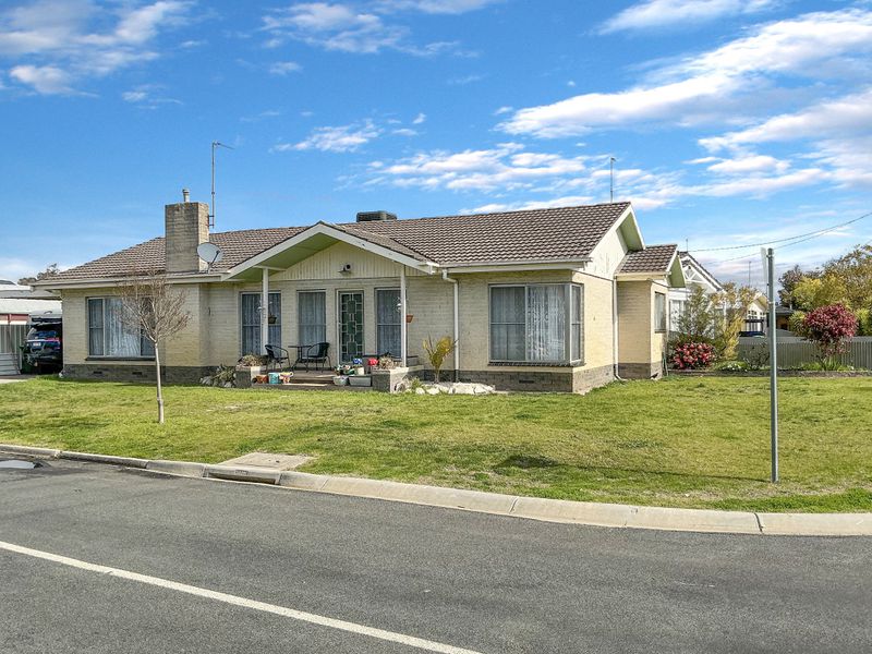 33 Landy Street, Horsham