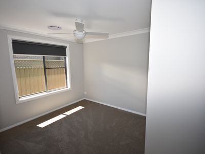 7  Waterfall Crescent, Dubbo
