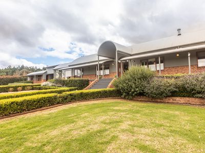 6R Harefield Road, Dubbo