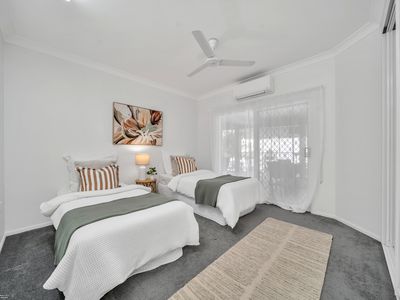 3 Leoni Close, Mooroobool