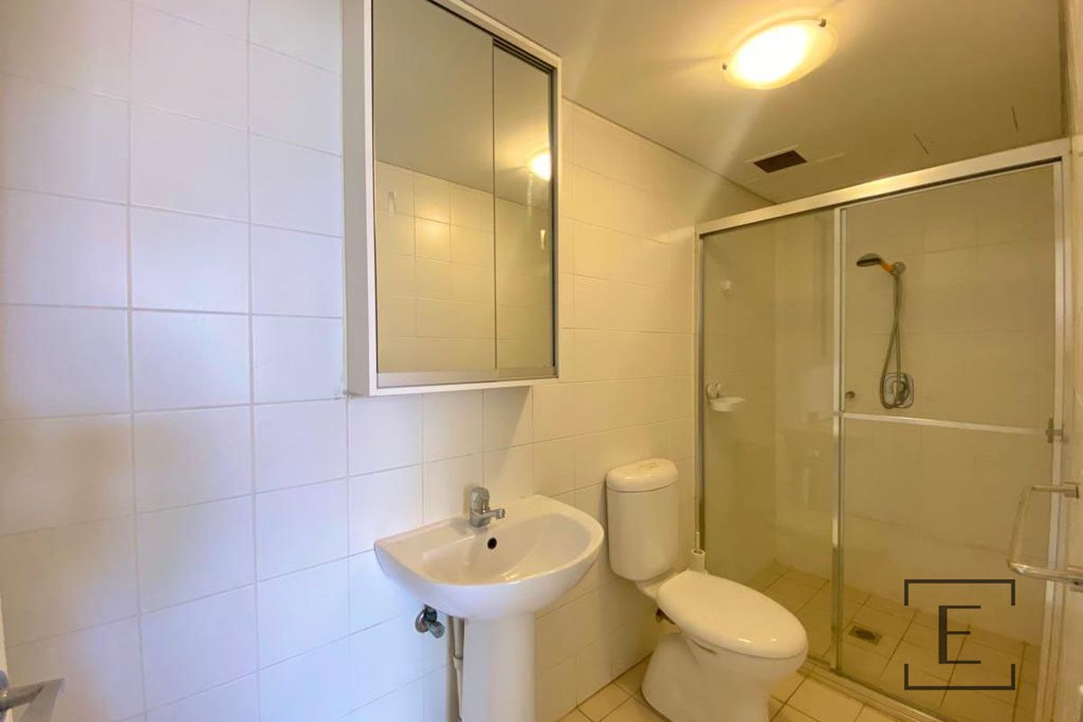 302E / 138 Carillon Avenue, Newtown