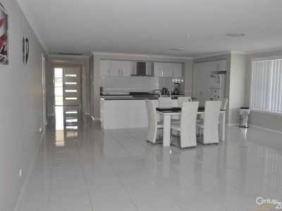 13 Azure Avenue, Dubbo
