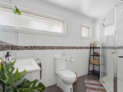 6 Brett Court, Sale