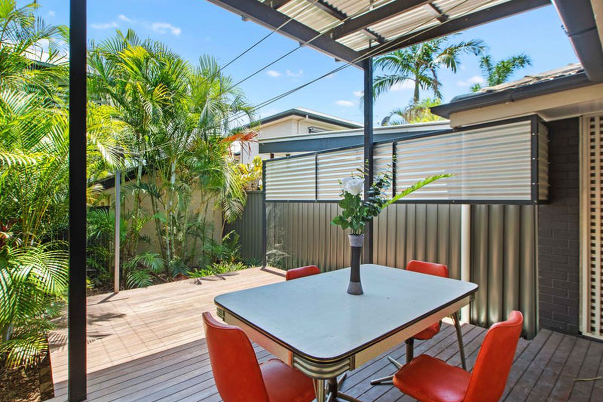 1 / 15 Wilton Terrace, Yeronga