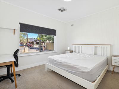 ROOM 1 / 6 Packer Avenue, North Plympton
