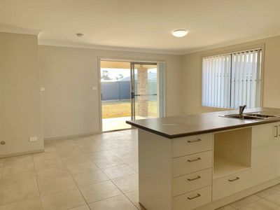 4 Bradford Circuit, Dubbo