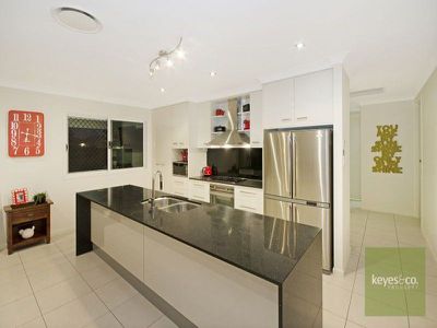 13 Gundabluey Crescent, Mount Low