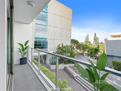 2205 / 2 Ephraim Island, Paradise Point
