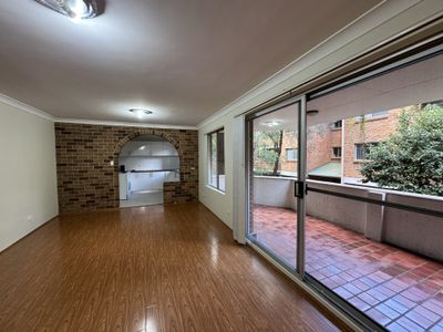 1 / 18 Thomas Street, Parramatta