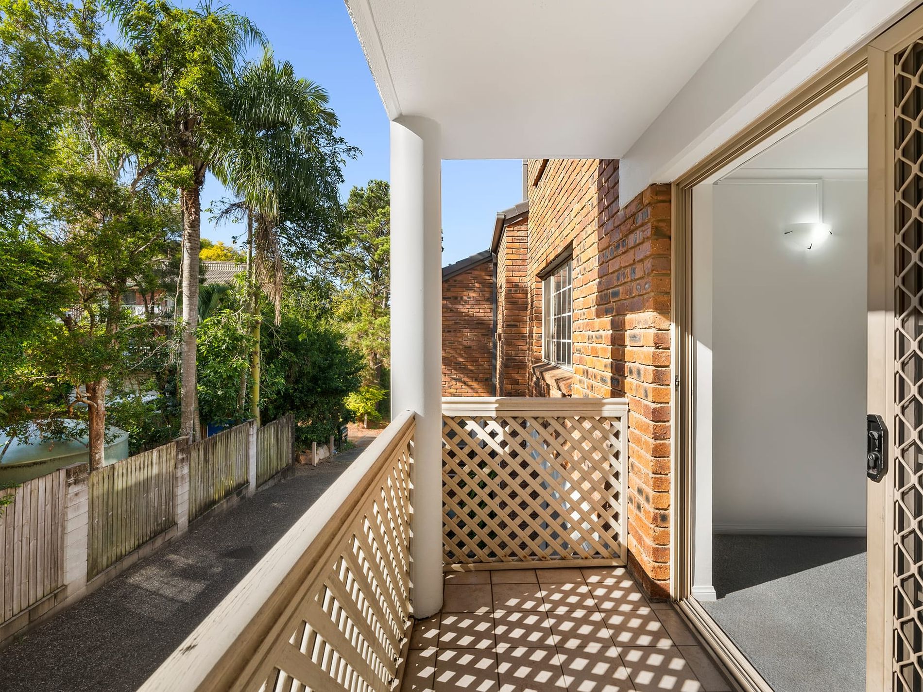 2 / 6 Shirley Street, Indooroopilly