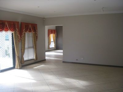 124 Greenway Drive, West Hoxton