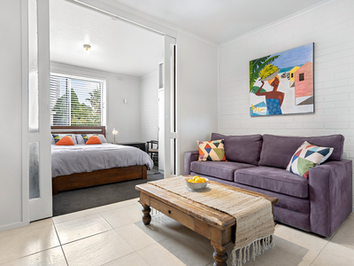 8 / 17 Charnwood Road, St Kilda