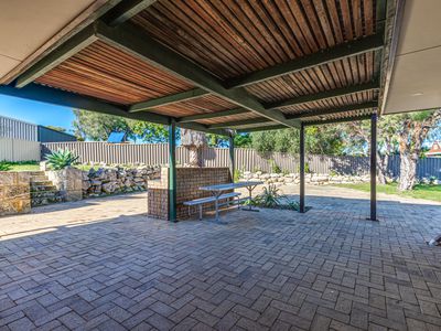 1 Newquay Close, Yanchep