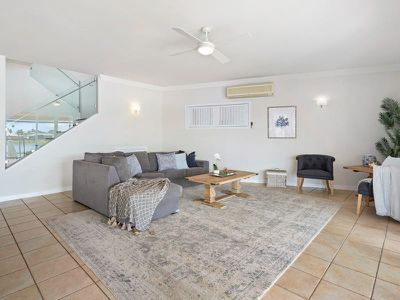 65 Wedgebill Parade, Burleigh Waters