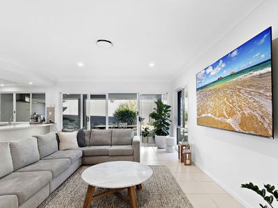 24 Zeus Circuit, Coomera Waters
