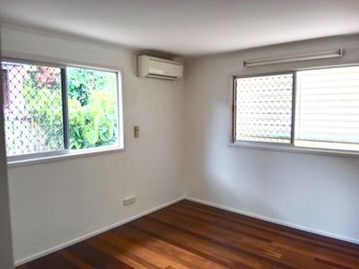6 Barkala Close, West Gladstone