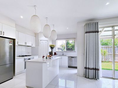 2 / 5 Risdon Drive, Notting Hill