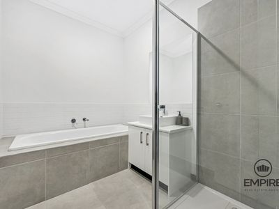 61 Strathlea Drive, Cranbourne West