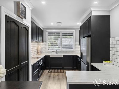 18 Washington Lane, Woodend