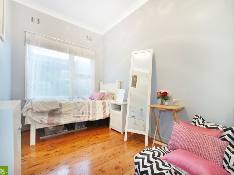 2 / 3 Buckle Cres, West Wollongong