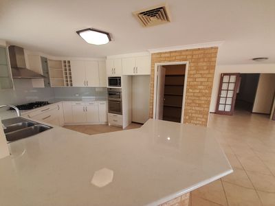 14 KEEL COVE, Waikiki