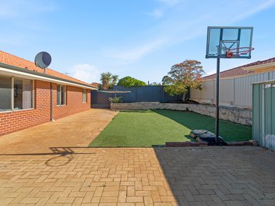 2 Stenton Gardens, Kinross