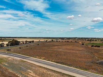 Lot 1, 1 Murray Valley Highway, Tyntynder South