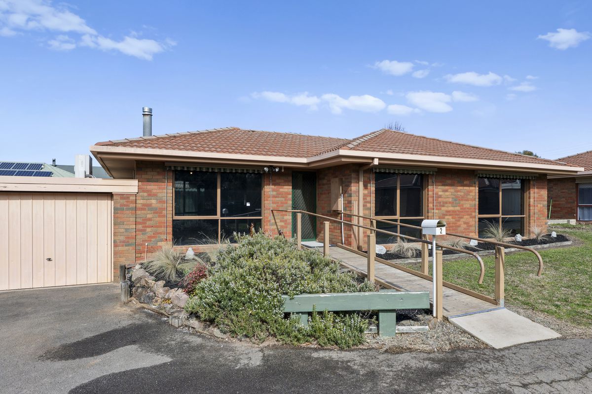 2 / 11 Club Court, Mansfield