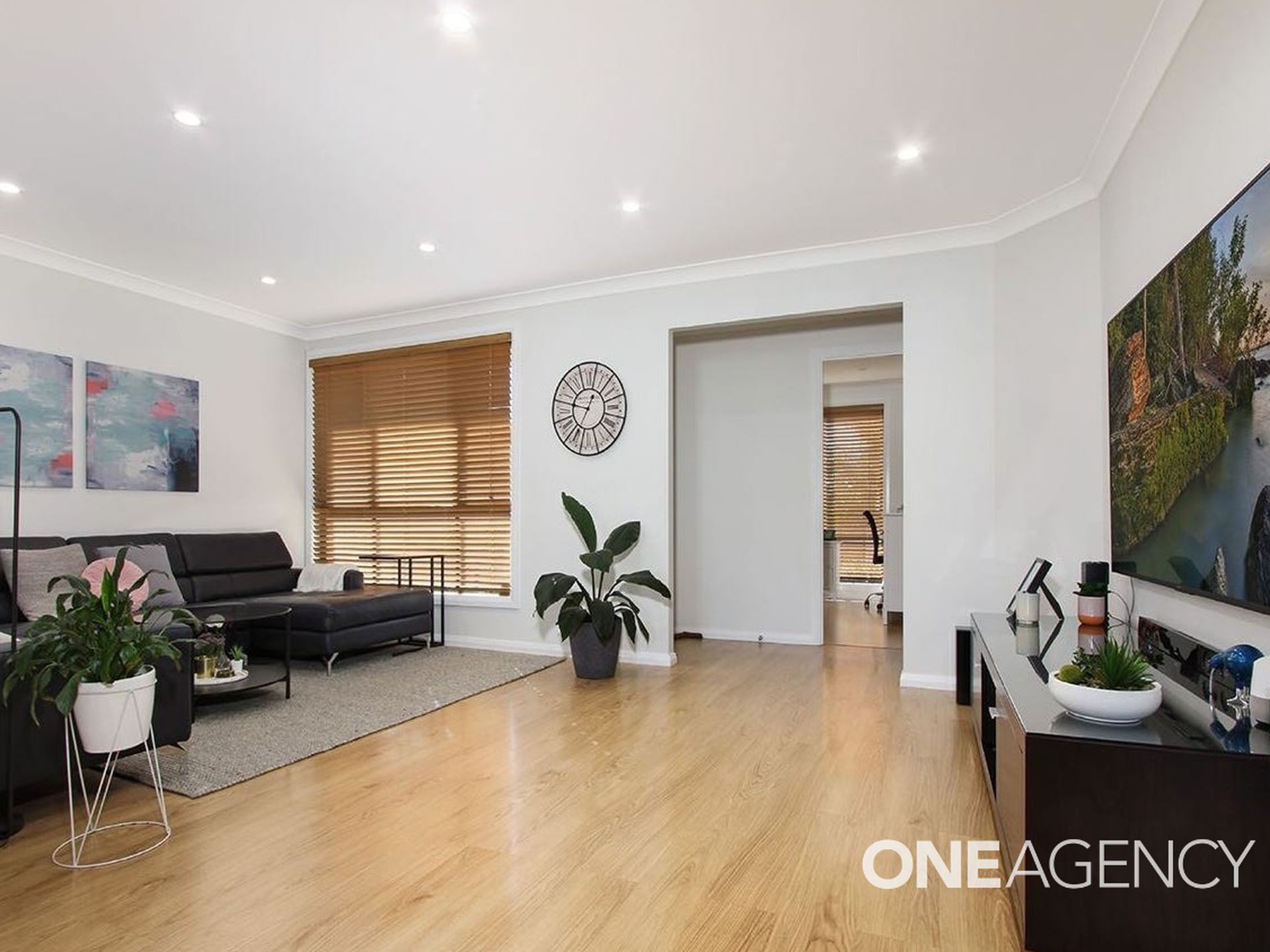 6 Ashbury Ave, Horsley