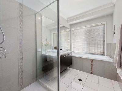 4 Brush Box Place, Wakerley