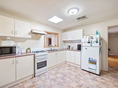 24 Tingira Drive, O'sullivan Beach